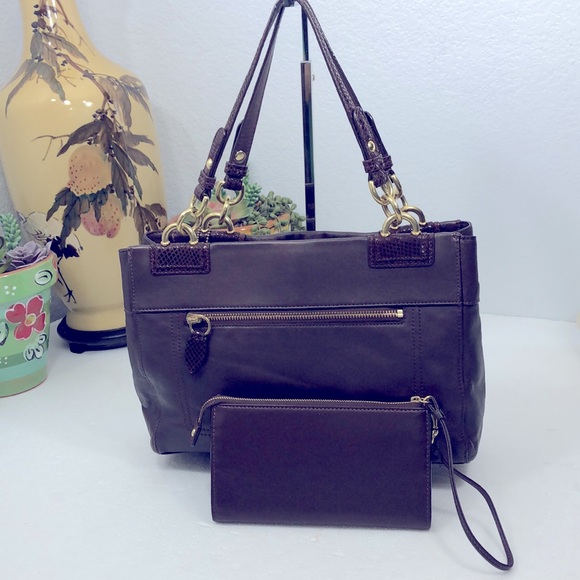 COACH LEATHER PENELOPE PURSE and WRISTLET with SNAKE SKIN ACCENTS - Picture 2 of 15